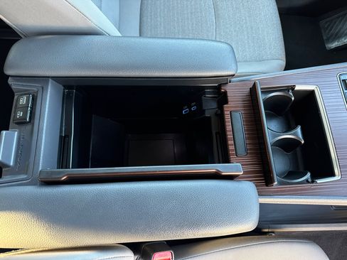 Certified 2024 Toyota Sienna LE image 17