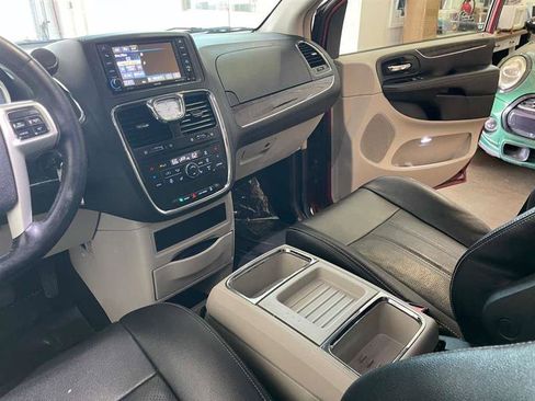 Used 2015 Chrysler Town & Country Touring-L w/ Driver Convenience Group FWD image 68