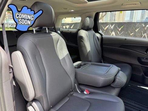 Used 2026 Kia Carnival SX w/ SX Dark Edition Package FWD image 12