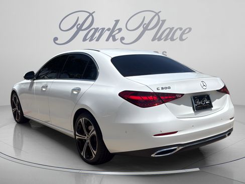 Used 2025 Mercedes-Benz C 300 Sedan image 3
