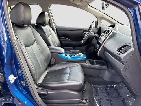 Used 2017 Nissan Leaf SL w/ Premium Package FWD image 28