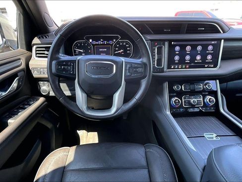 Used 2021 GMC Yukon XL Denali w/ Advanced Technology Package AWD/4WD image 5