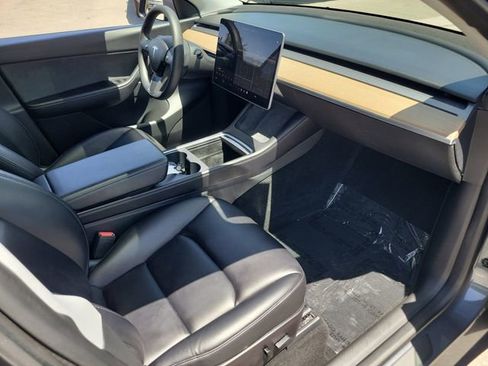 Used 2022 Tesla Model Y Long Range AWD/4WD image 20