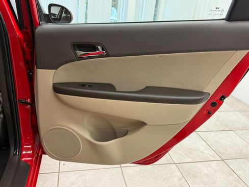 Used 2010 Hyundai Elantra SE image 22