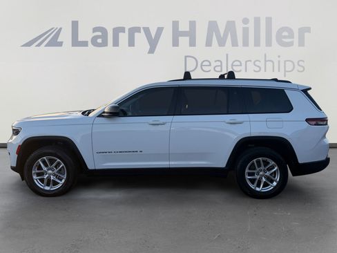 Used 2023 Jeep Grand Cherokee L Laredo image 2
