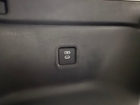 Used 2025 Honda Pilot Touring image 24