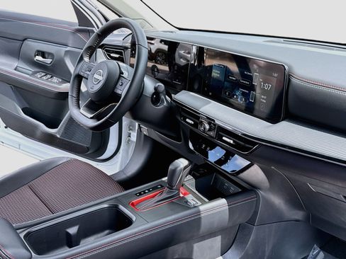 Certified 2025 Nissan Kicks SR AWD/4WD image 15