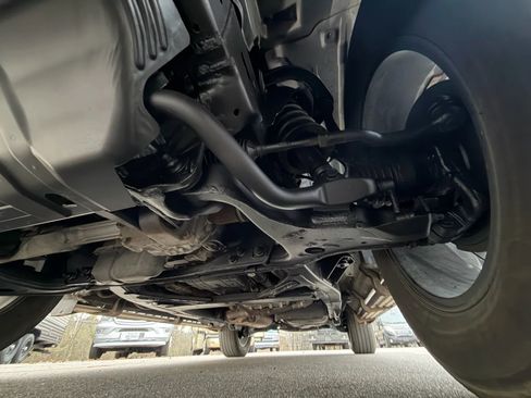 Used 2021 Nissan Armada SL w/ Captain's Chairs Package image 52