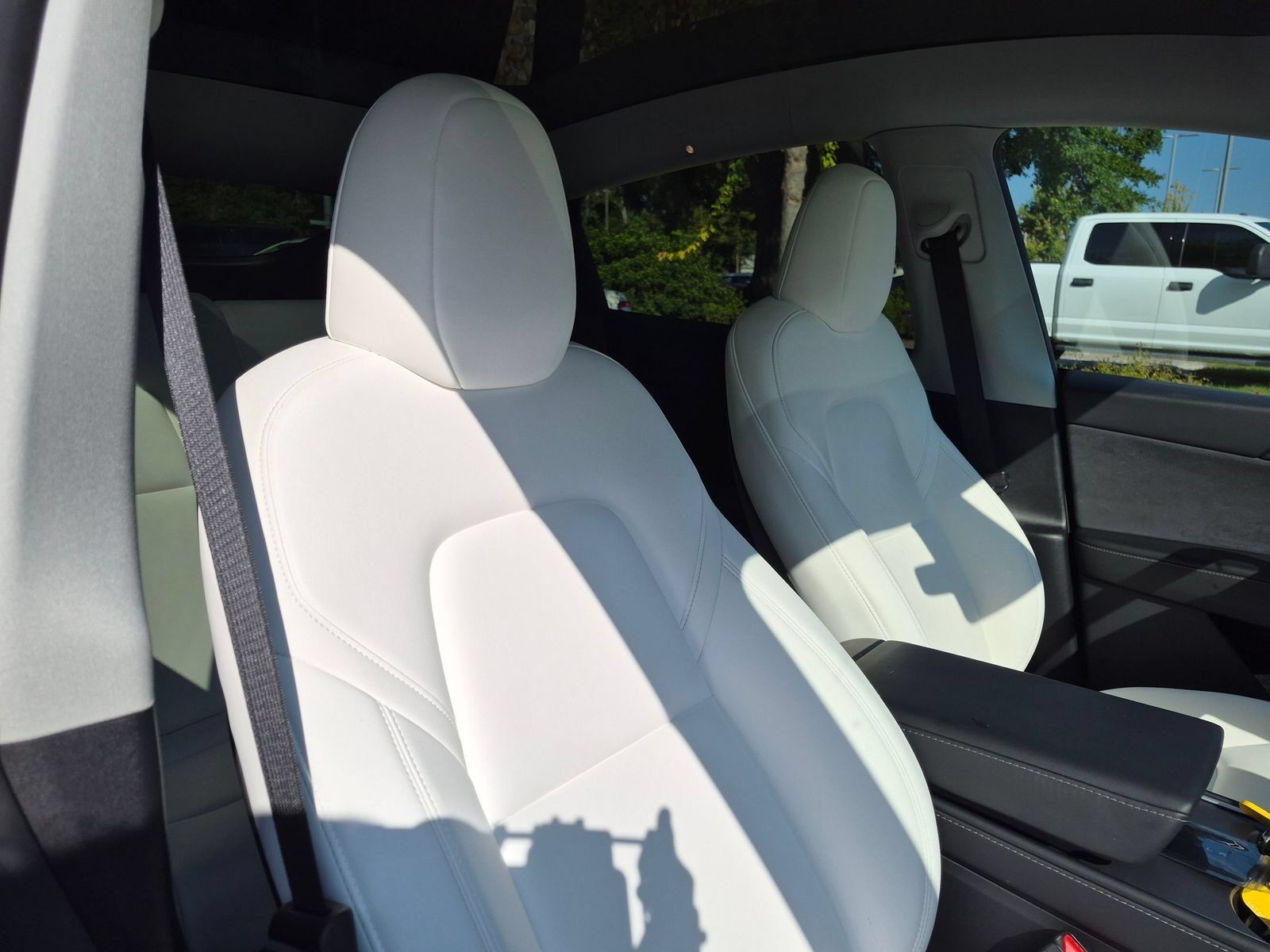 Used 2025 Tesla Model Y Long Range RWD image 37