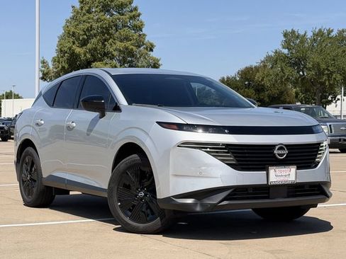 Used 2025 Nissan Murano SV FWD image 2