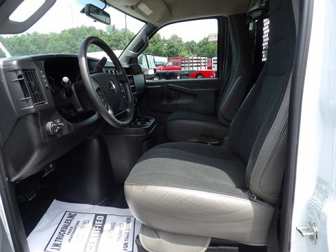 Used 2025 Chevrolet Express 2500 w/ Driver Convenience Package RWD image 17