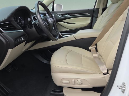 Used 2019 Buick Enclave Essence image 12