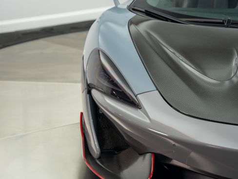 Used 2018 McLaren 570S Spider RWD image 18