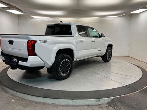 Used 2024 Toyota Tacoma TRD Sport image 5