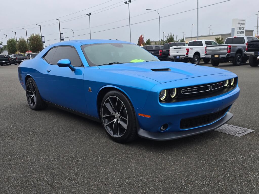 Used 2016 Dodge Challenger R/T Scat Pack w/ Technology Group RWD image 4