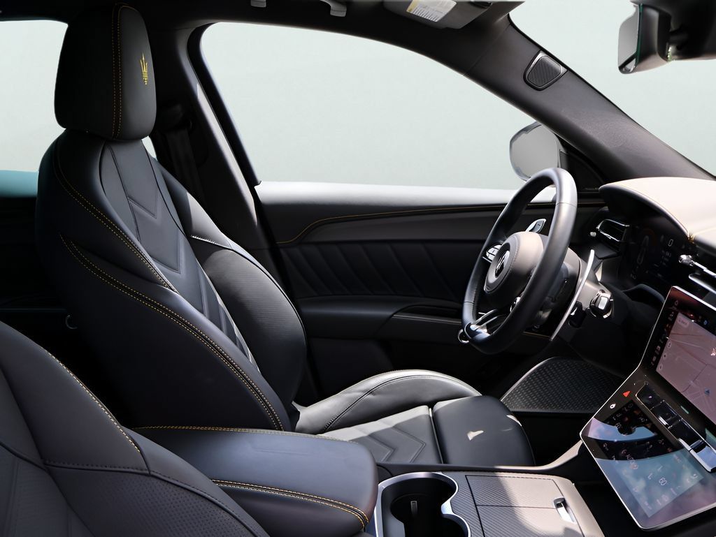 Used 2023 Maserati Grecale Trofeo AWD/4WD image 10