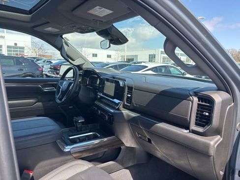 Certified 2024 Chevrolet Silverado 1500 RST w/ Convenience Package II AWD/4WD image 40