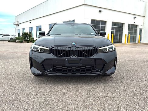 Certified 2023 BMW 330i Sedan w/ M Sport Package RWD image 2
