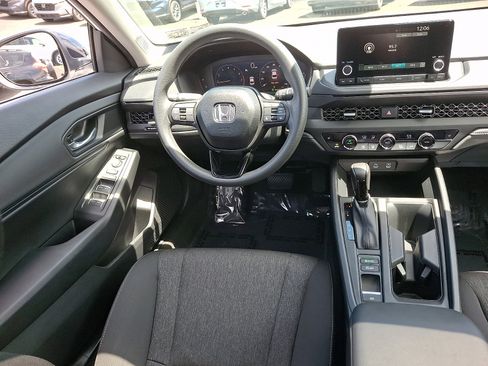Used 2025 Honda Accord SE image 10