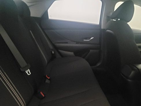 Used 2023 Hyundai Elantra SEL image 19