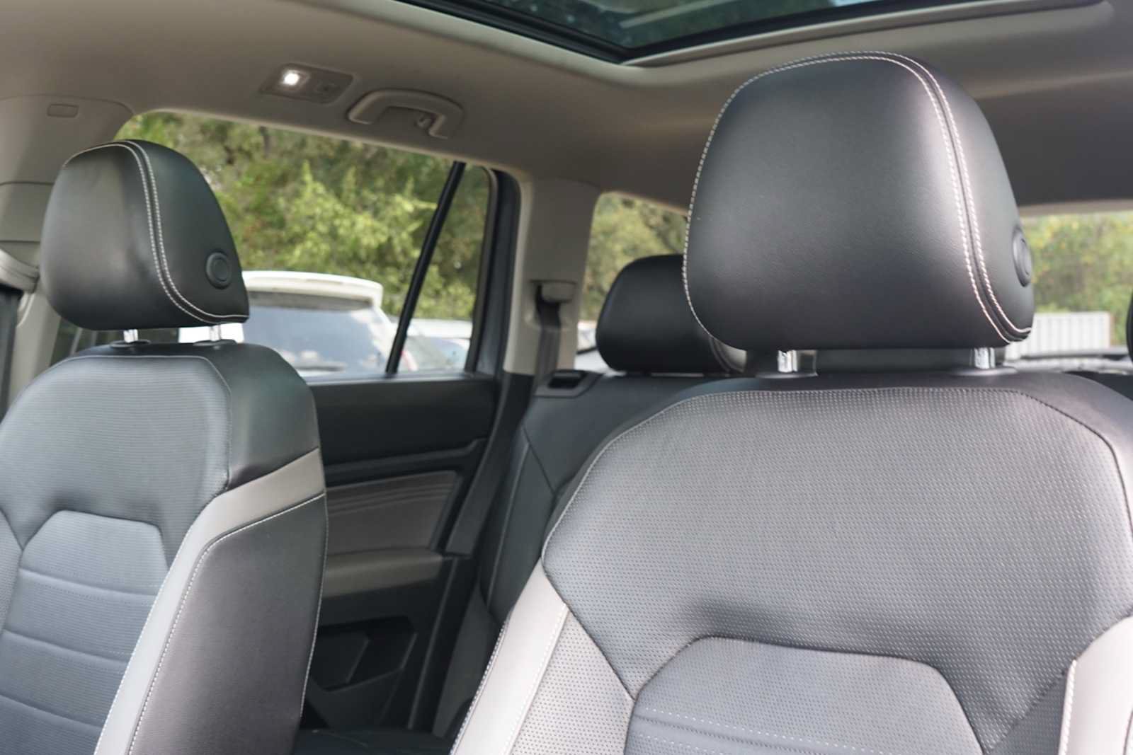 Used 2022 Volkswagen Atlas SEL Premium AWD/4WD image 8