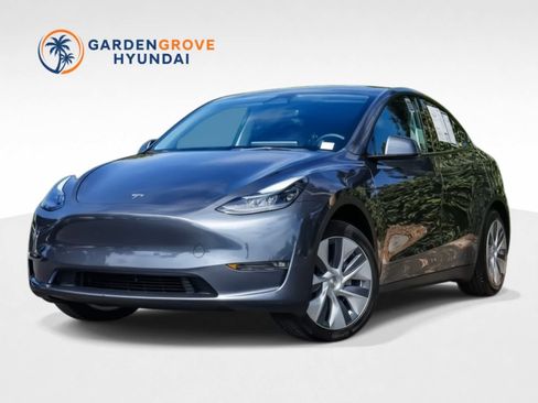 Used 2023 Tesla Model Y 2WD image 1