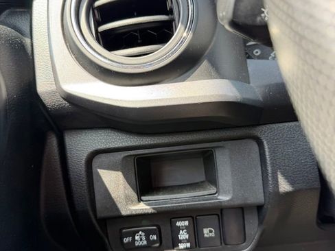 Used 2018 Toyota Tacoma TRD Sport w/ Technology Package AWD/4WD image 20