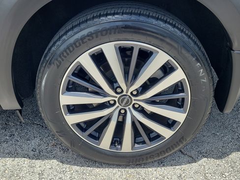 Certified 2022 Nissan Pathfinder Platinum w/ Cargo Package FWD image 10