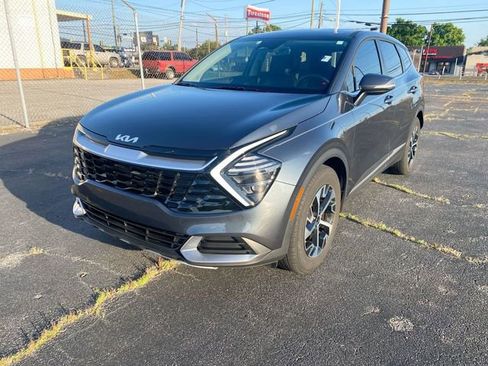 Used 2025 Kia Sportage EX FWD image 1
