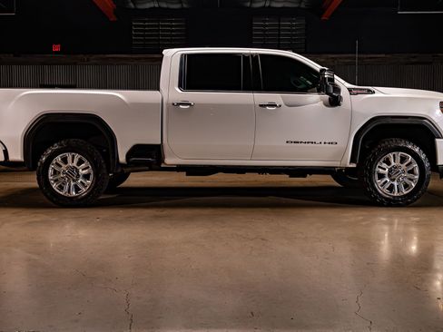 Used 2021 GMC Sierra 2500 Denali w/ Denali Ultimate Package image 10