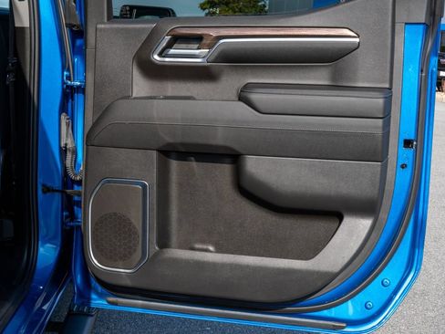 Used 2023 Chevrolet Silverado 1500 RST w/ LPO, Dark Essentials Package AWD/4WD image 13