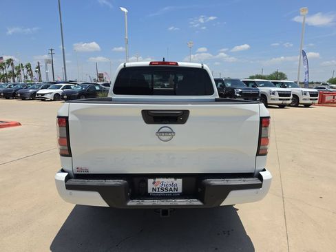 New 2026 Nissan Frontier SV w/ SV Convenience Package RWD image 5