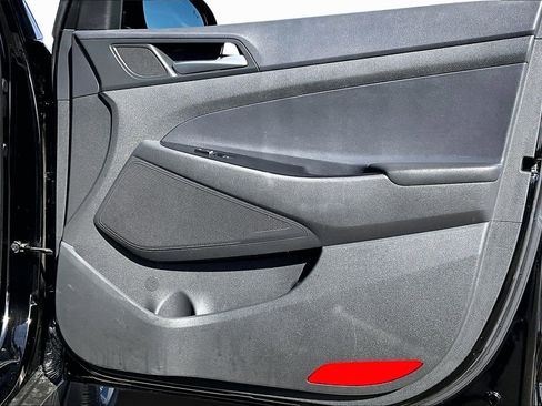 Used 2016 Hyundai Tucson Limited image 16