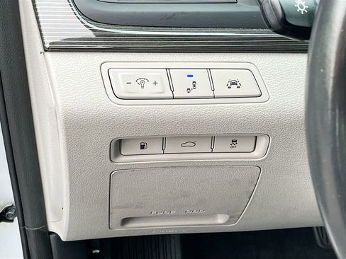 Used 2019 Hyundai Sonata Limited w/ Ultimate Package 02 FWD image 10