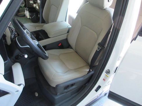 Used 2024 Land Rover Defender 110 S AWD/4WD image 8