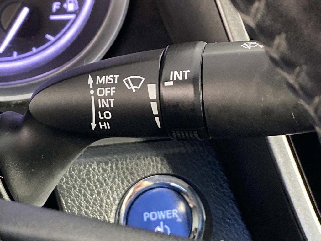Used 2018 Toyota Camry XLE FWD image 19