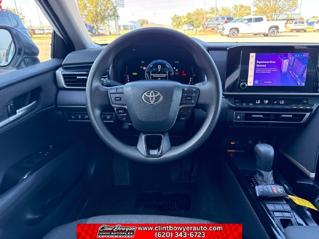 Used 2025 Toyota Camry LE FWD image 14