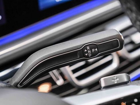 Used 2025 Mercedes-Benz GLS 450 4MATIC image 18