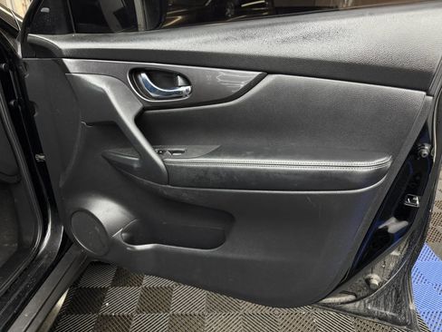 Used 2020 Nissan Rogue SV AWD/4WD image 5