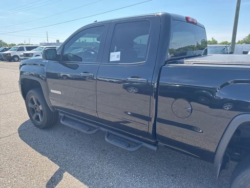 Used 2018 GMC Sierra 1500 SLE w/ Elevation Edition AWD/4WD image 19