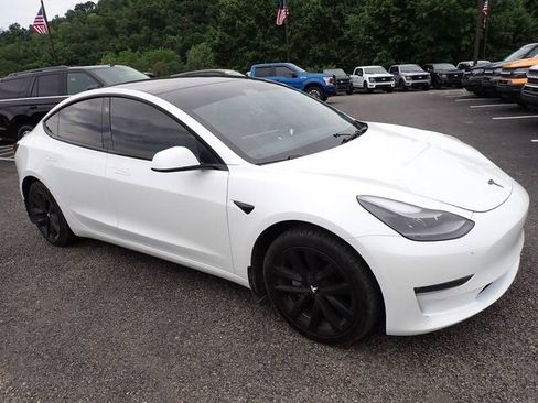 Used 2022 Tesla Model 3 Long Range AWD/4WD image 8