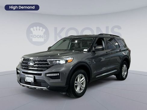 Used 2022 Ford Explorer XLT w/ Equipment Group 202A AWD/4WD image 1