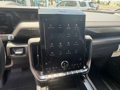 New 2026 GMC Yukon AT4 w/ AT4 Premium Package AWD/4WD image 12