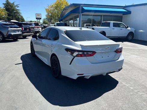 Used 2023 Toyota Camry SE FWD image 6
