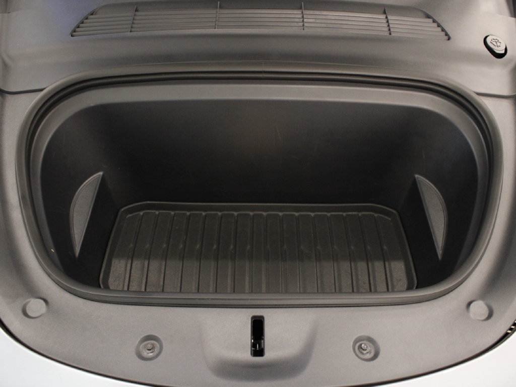 Used 2025 Tesla Model Y Performance AWD/4WD image 31