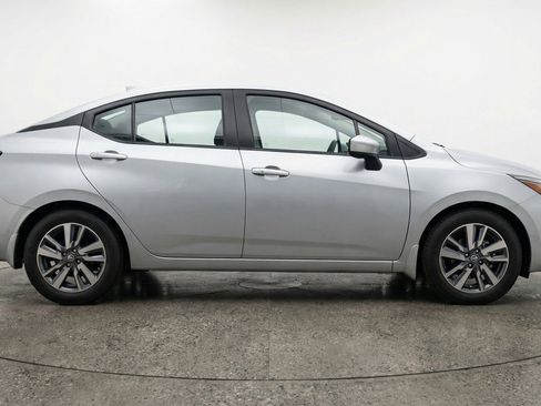 Used 2025 Nissan Versa SV FWD image 11