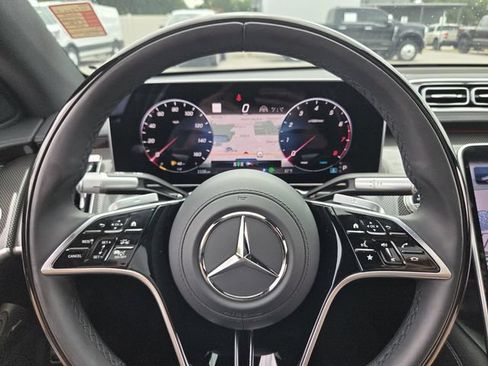 Used 2025 Mercedes-Benz S 580 4MATIC Sedan image 25