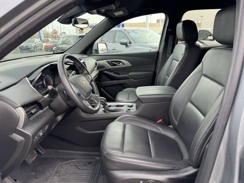 Used 2023 Chevrolet Traverse LT FWD image 25