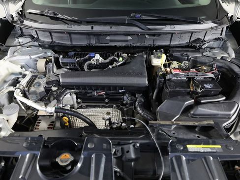 Used 2019 Nissan Rogue S AWD/4WD image 34