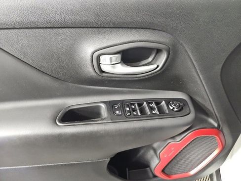 Certified 2023 Jeep Renegade Trailhawk w/ Trailhawk Elite Group image 11